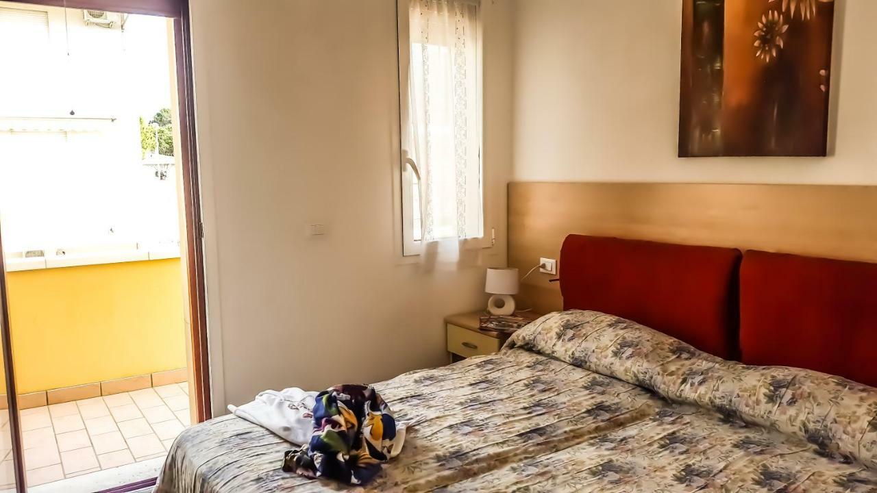 Condominio Simma Бибионе Екстериор снимка